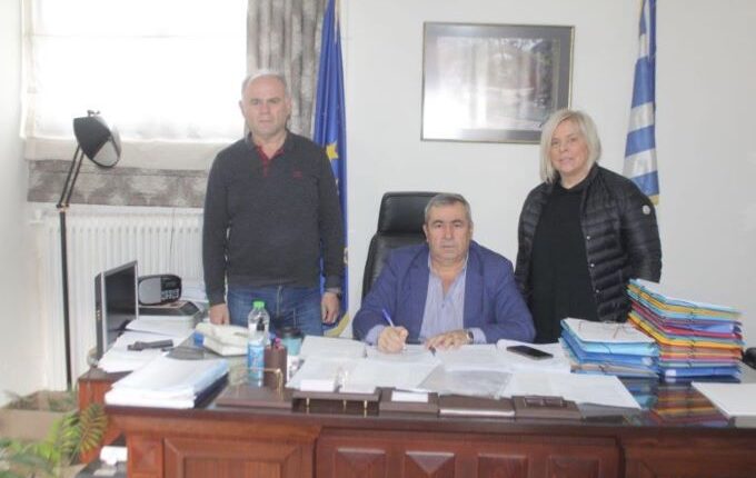 Μάχη-με-τις-πληγές-του-daniel-δίνει-ο-Δήμος-Πύλης-– Υπογραφή-σύμβασης-για-έργα-αποκατάστασης-ζημιών-από-τις-πλημμύρες-του-2023-στην-ΔΕ.-Αιθήκων