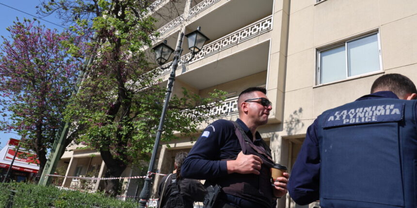 Τραγωδία-στο-υπουργείο-Τουρισμού:-51χρονη-υπάλληλος-έπεσε-στο-κενό-από-τον-2ο-όροφο-και-σκοτώθηκε