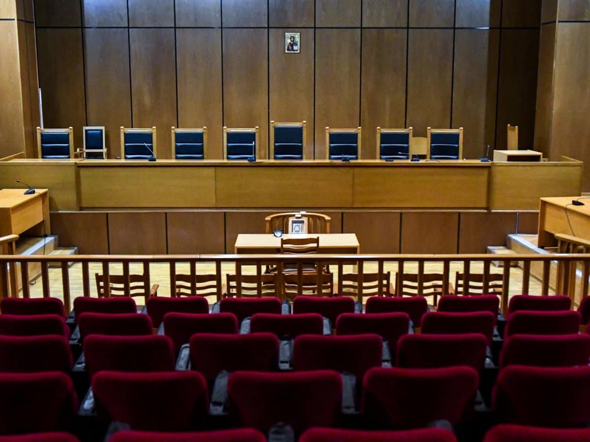 Τρίκαλα:-Μαθητές-στο-εδώλιο-και-στην-έδρα