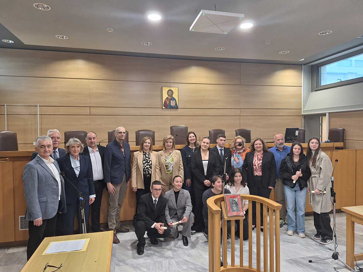Τρίκαλα:-Ολοκληρώθηκε-η-πρώτη-Εικονική-Δίκη-μαθητών