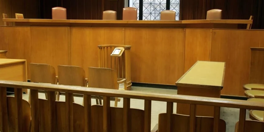 Βόλος:-Χτύπησε-τη-μάνα-του-με-κατσαρόλα-στο-κεφάλι-–-Είχε-χτυπήσει-και-την-σύντροφό-του-με-μπάρα-γυμναστικής