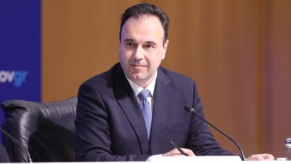 Εκτός-social-media-οι-κάτω-των-15