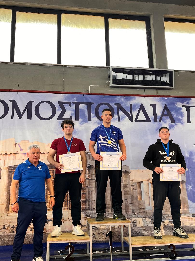 Ασημένιο-μετάλλιο-για-Τρικαλινό-μαθητή-στην-πάλη