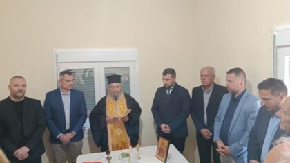 Λευτέρης-Αβραμόπουλος-από-Σκεπάρι:-Οι-δεσμεύσεις-μας-γίνονται-πράξη-Αγιασμός-και-παράδοση-του-ανακαινισμένου-Κοινοτικού-Γραφείου-και-Αγροτικού-Ιατρείου