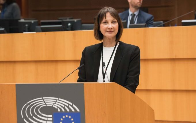 Έλενα-Κουντουρά-στην-Ολομέλεια-του-Ευρωπαϊκού-Κοινοβουλίου:-«Το-σεξ-χωρίς-συναίνεση-είναι-βιασμός»