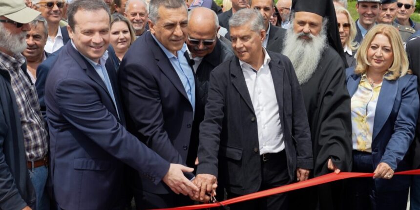 Εγκαίνια-φράγματος-Ληθαίου:-Η-διοίκηση-στη-Θεσσαλία-έχει-συνέχεια-Δ-Κουρέτας,-Κ-Αγοραστός,-Λ-Αβραμόπουλος,-Στ-Πατραμάνης,-Ηλ.-Βλαχογιάννης,-όλοι-μαζί-έκοψαν-την-κορδέλα-των-εγκαινίων-(ΦΩΤΟ)