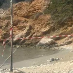 Περίεργο-εύρημα-σε-παραλία-στον-Άγιο-Νικόλαο-Κρήτης-–-Μοιάζει-με-εξάρτημα-πυραυλικού-συστήματος