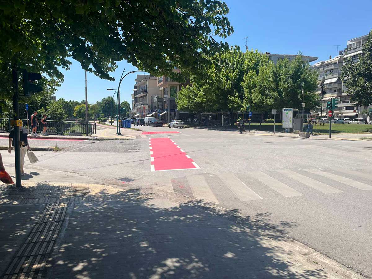 Ποδηλατόδρομοι-Τρικάλων:-Το-βάψιμο-έγινε-είδηση