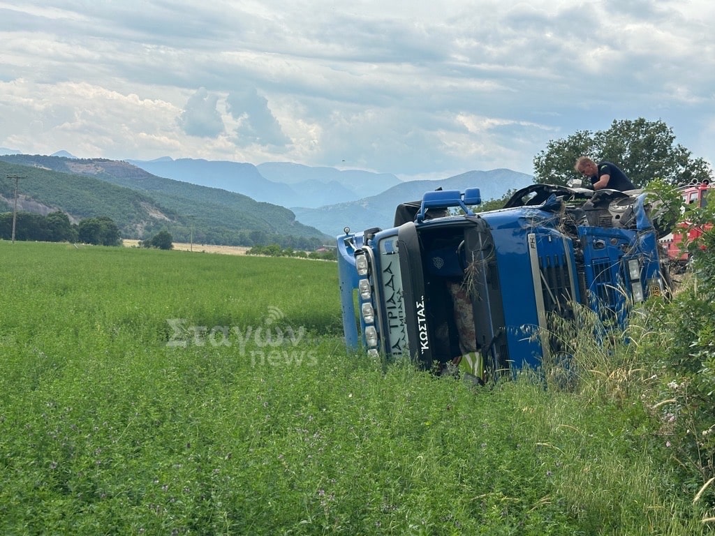 Μύκανη-Καλαμπάκας:-Σοβαρό-τροχαίο-με-φορτηγό