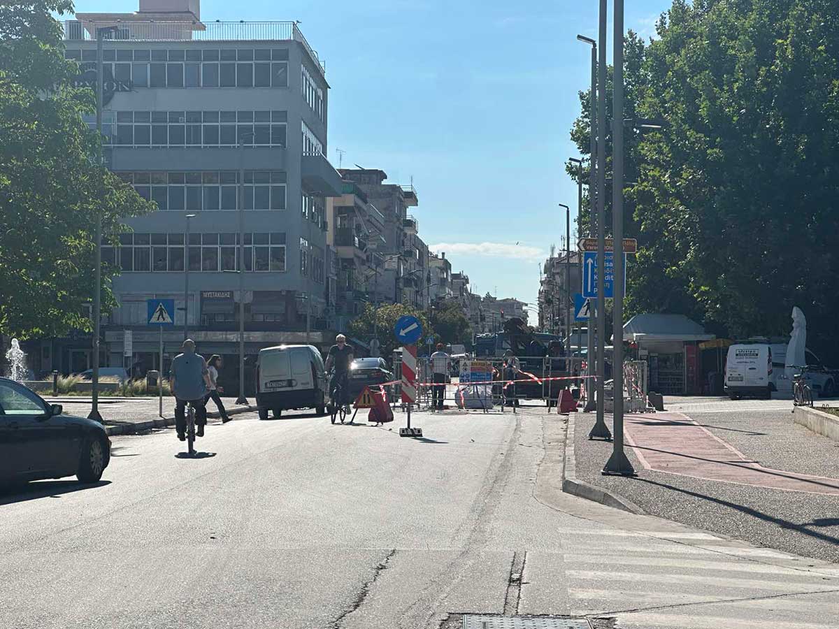 Τρίκαλα:-Επισκευάζουν-την-προβληματική-διάβαση