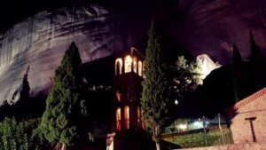 Σχόλιο-στο-Σεισμός:-Πτώσεις-βράχων-από-τις-κορυφές-των-Μετεώρων-από-τον/την-ΕΚΤΑΚΤΟ-:-Νέος-σεισμός-μεγέθους-5.1r-στα-όρια-Τρικάλων-Λάρισας,-έπεσαν-βράχοι-στα-Μετέωρα