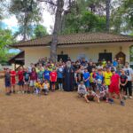 Ο-Μητροπολίτης-Κίτρους-σε-κατασκηνώσεις-της-Πιερίας