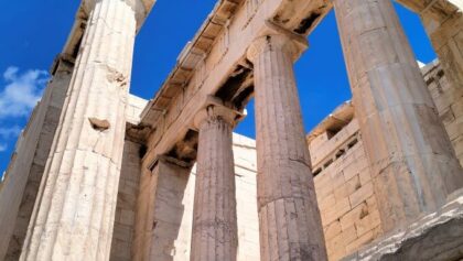 Η-Ακρόπολη-και-τα-μνη­μεία-ως-πεδίο-«εμπει­ρίας»