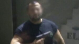 Γυναικοκτονία-στη-Νέα-Σμύρνη:-Αυτός-είναι-ο-48χρονος-δράστης-–-Πόζαρε-με-όπλα-στα-social-media