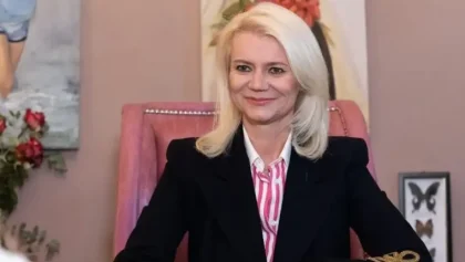 Η-Ιωάννα-Γάκα-παρουσιαζόταν-ως-γκουρού-της-αναζωογόνησης-με-θεραπείες-«κβαντικής»-και-«σαμανικής»-ιατρικής-σε-πελάτες-με-γερά-πορτοφόλια