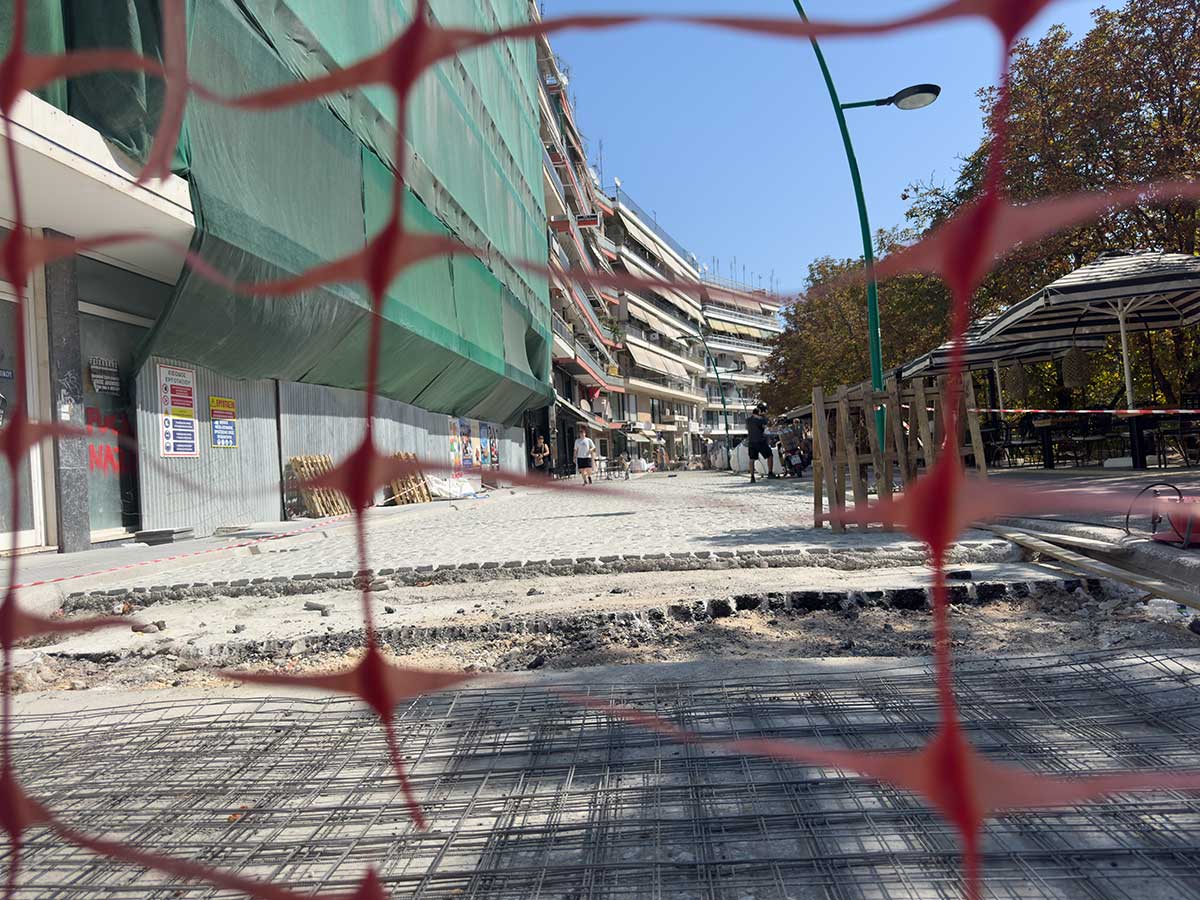 Έργα-στην-Αμαλίας:-Συνεχίζεται-η-ταλαιπωρία