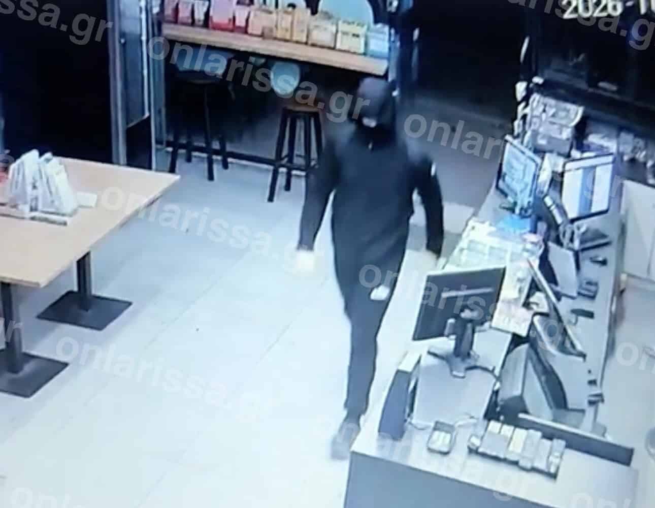 Λάρισα:-Ληστεία-με-μαχαίρι-σε-πρακτορείο-ΟΠΑΠ